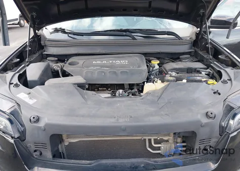 2019 Jeep Cherokee Latitude Plus 4X4 z USA, uszkodzony, nr VIN 1C4PJMLB2KD177497